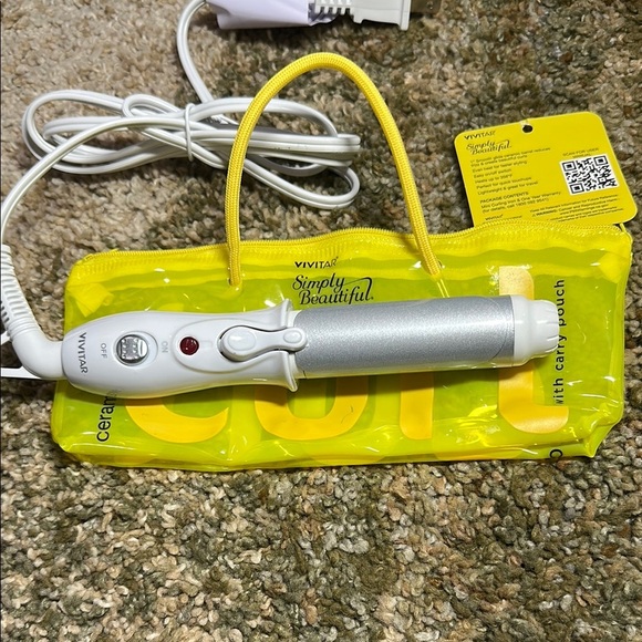 Simply Beautiful Vivitar Ceramic Mini Curl w/NEON Yellow Carry Pouch TRAVEL NWT - Picture 6 of 11